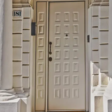 Piazza Verdi Nocleg ze śniadaniem 3*